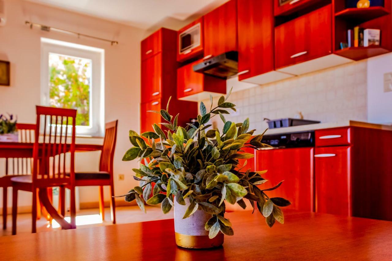 Apartamento Abby Kornić Exterior foto