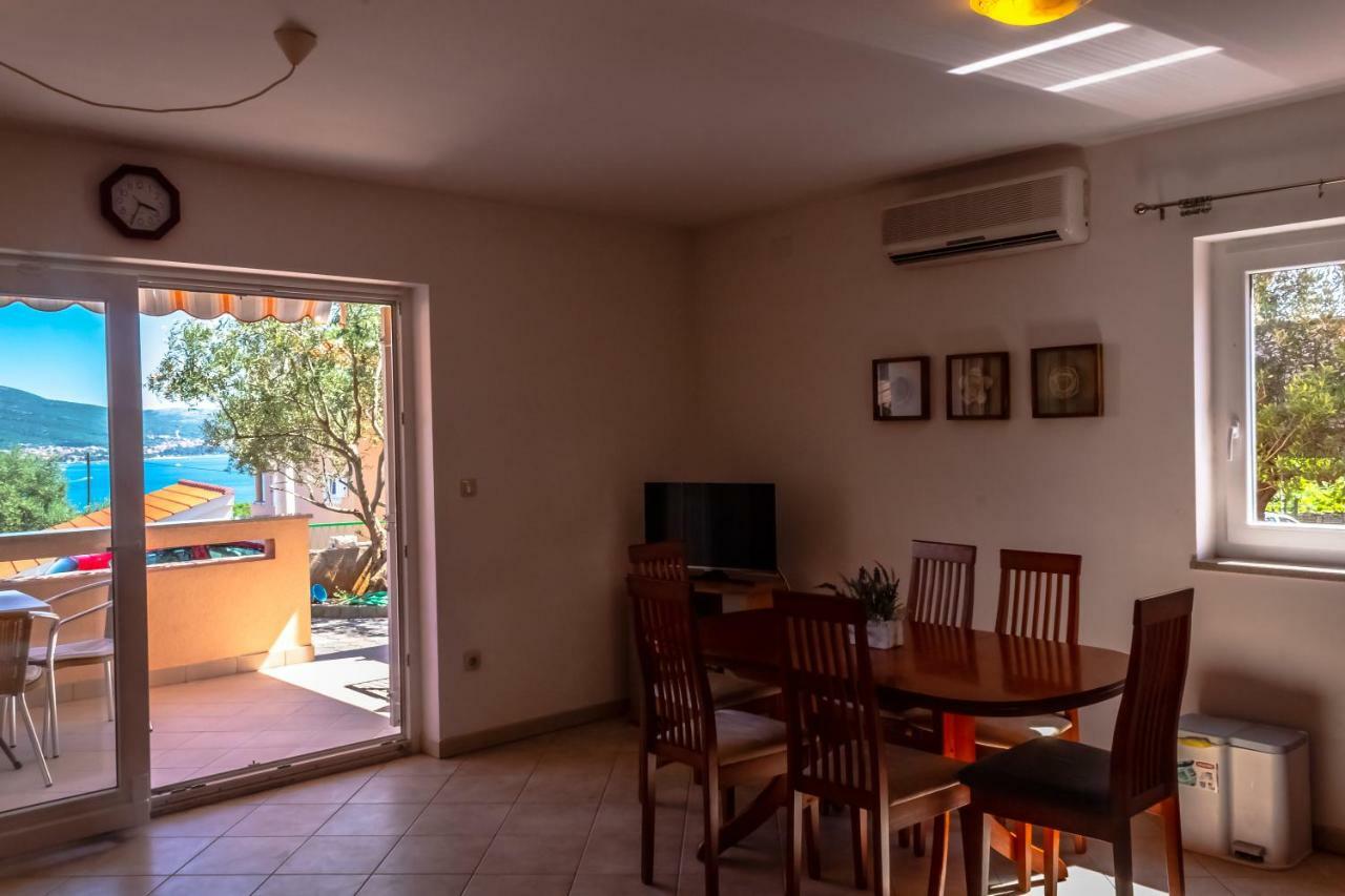 Apartamento Abby Kornić Exterior foto