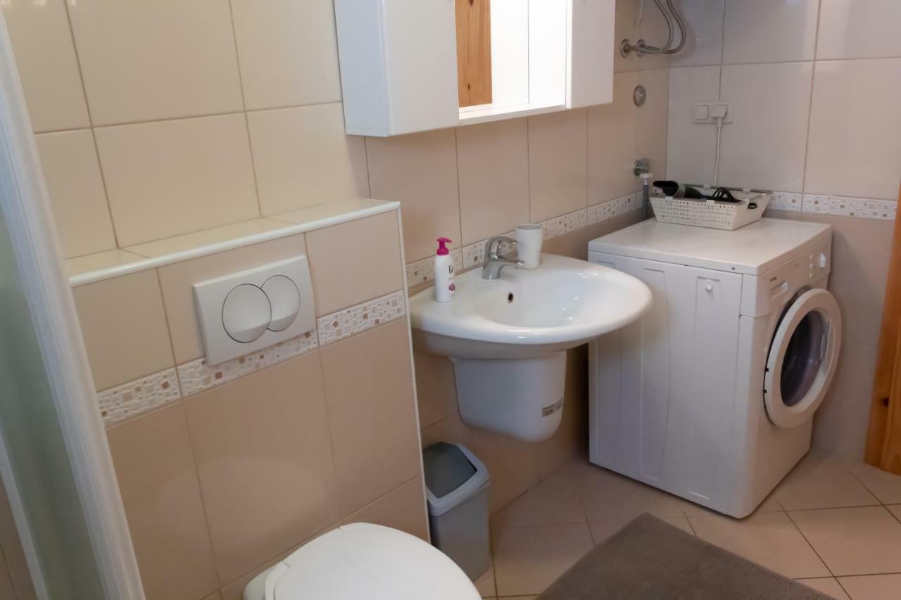 Apartamento Abby Kornić Exterior foto