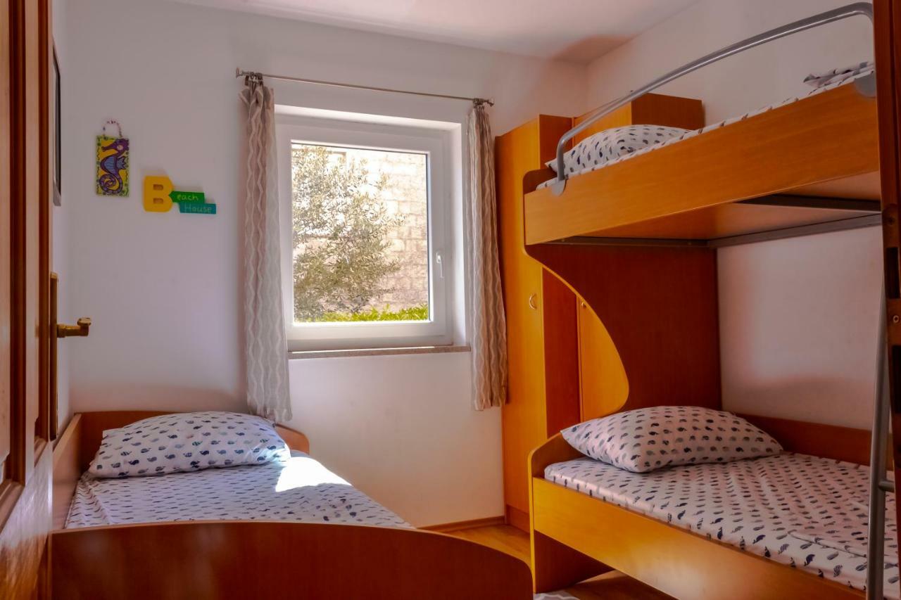 Apartamento Abby Kornić Exterior foto